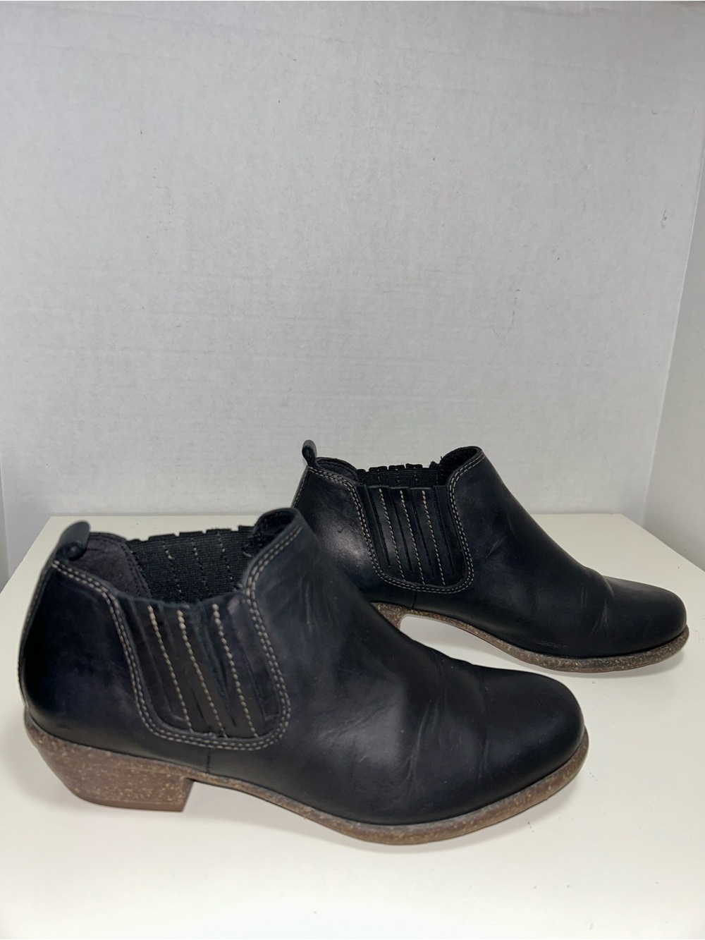 Clarks Artisan Wilrose Jade Black Leather Chelsea Pull On Ankle Boot